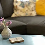 Alpha Auriga Quiet Apartment